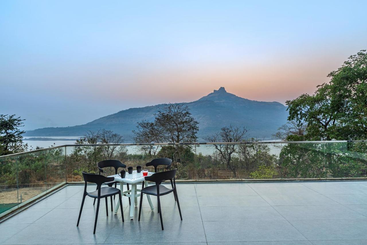 Saffronstays Stargazer, Karjat - Luxury Pool Villa With Lake View Exterior foto